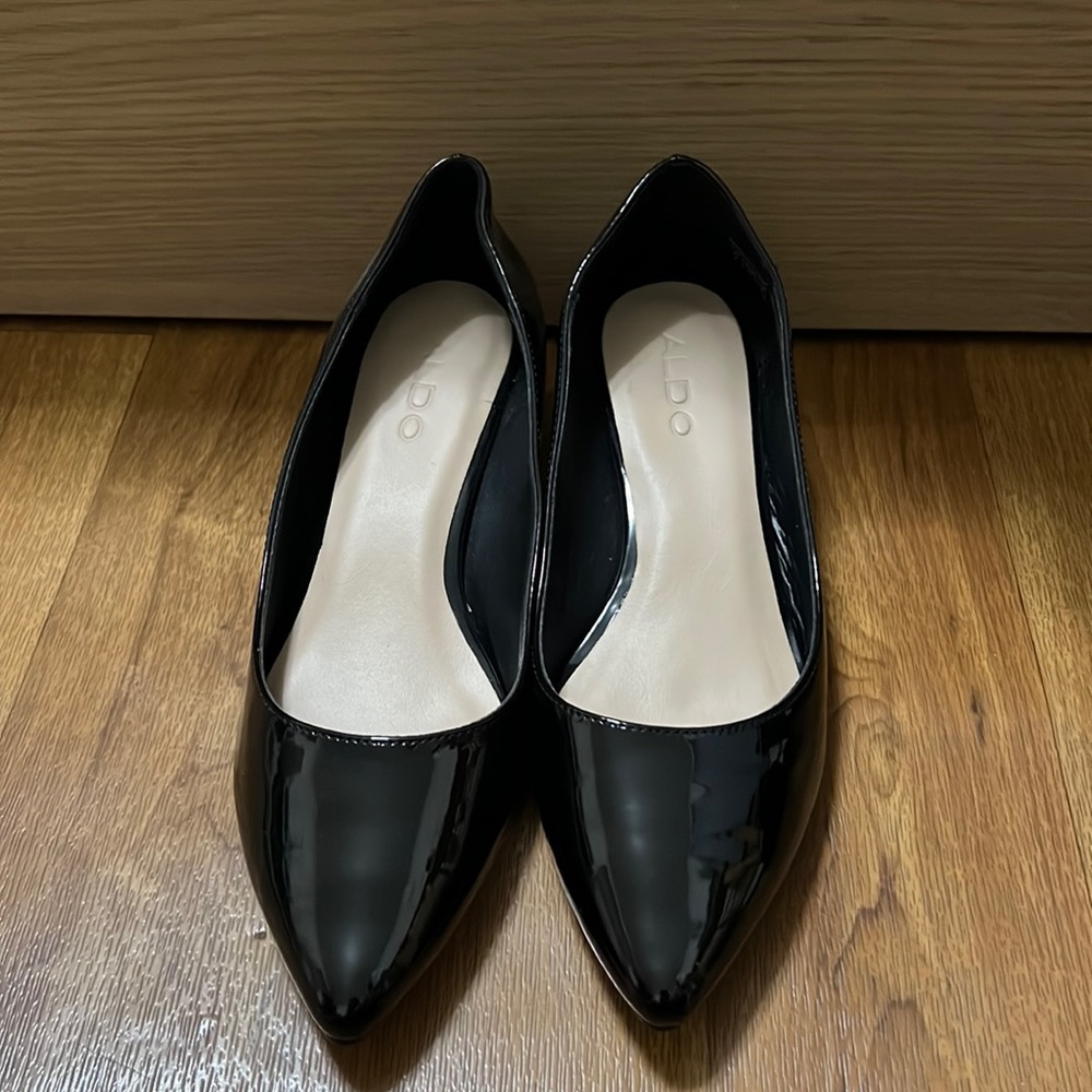 Aldo Low-Mid Rubber Black Toe Pumps W7, W37.5